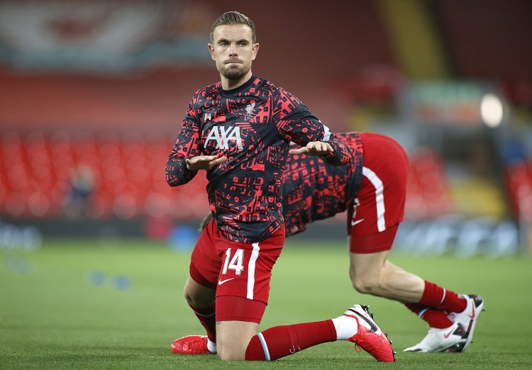 瓜帅：我们要拿98分才能英超夺冠；与摄影师冲突后马上道歉了（瓜迪奥拉：英超夺冠至少要拿98分；与摄影师起冲突后已当场致歉）