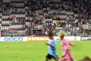 每体：桑托斯欠290万欧无力偿还，巴萨或借此机会锁定苏扎（每体：桑托斯拖欠290万欧难偿，巴萨或趁机锁定苏扎）