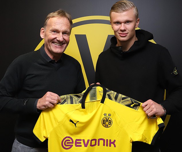 成都蓉城客场挑战神户胜利船，力争在亚冠赛场扭转颓势，力争晋级淘汰赛。（成都蓉城客战神户胜利船，盼在亚冠止颓冲击淘汰赛）