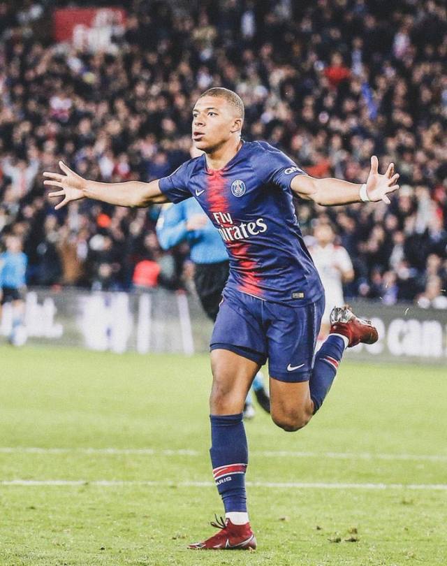 哈维：我在带领巴萨赢得西甲后降低了标准，必须进行自我批评（哈维自省：率巴萨夺西甲后标准下滑，必须批评自己）