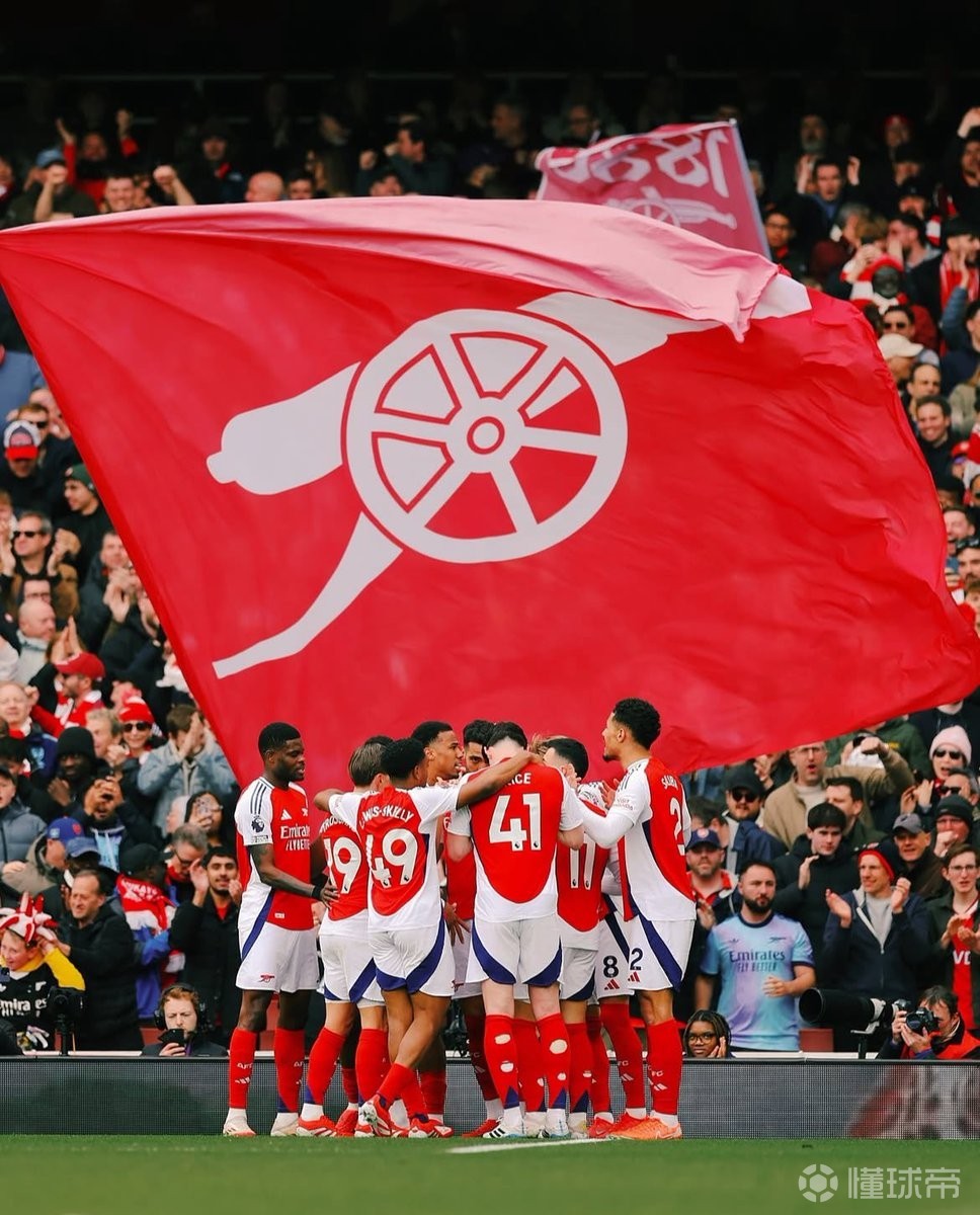 巴顿：李嗣镕一直很努力地训练，他的中超首秀应该是满分（巴顿赞李嗣镕训练刻苦：中超处子秀堪称满分）