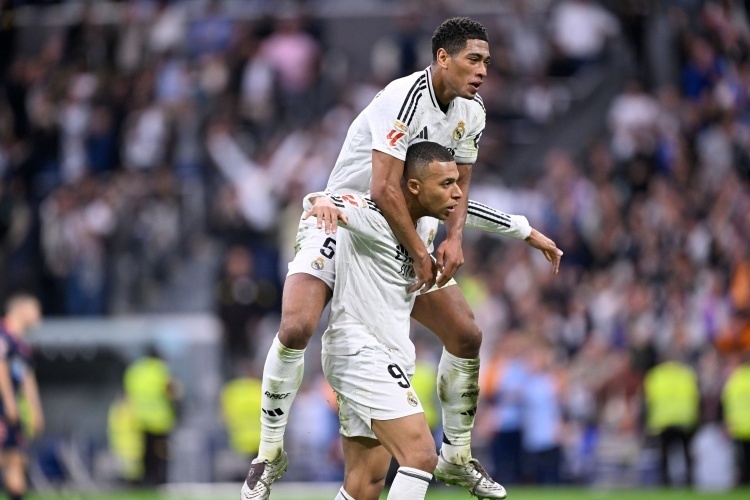 大连一家月子中心晒照：恭喜刘祝润解锁超级奶爸新身份（大连月子中心晒照：刘祝润升级为超级奶爸）