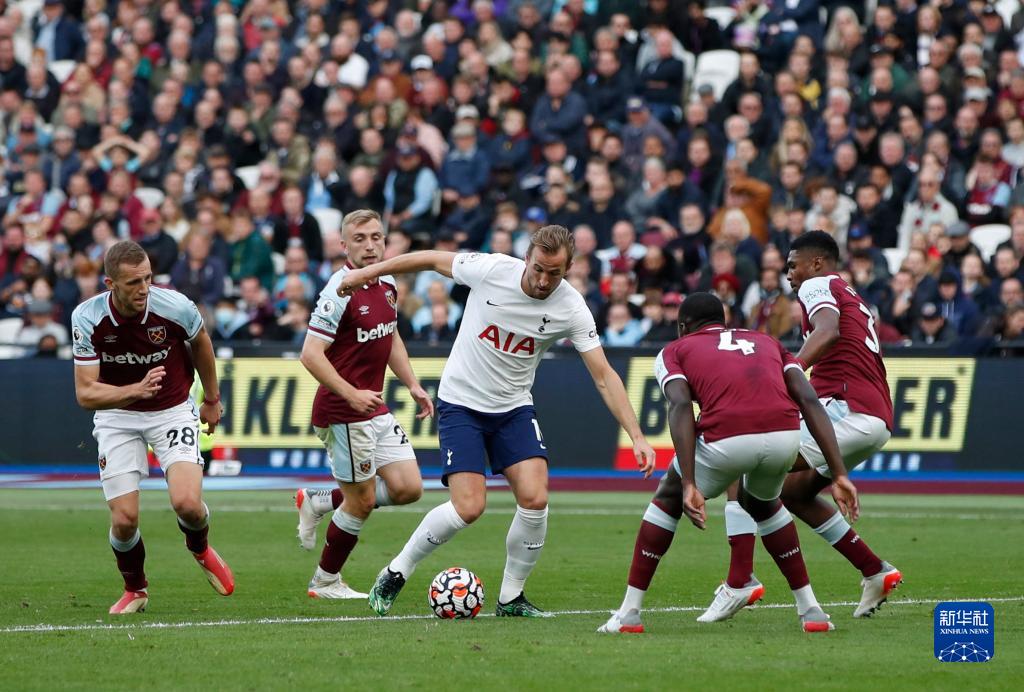 天降神兵，埃斯皮诺替补登场后即在底线附近攻入神仙球制胜（埃斯皮诺替补上阵，底线神仙球一锤定音）