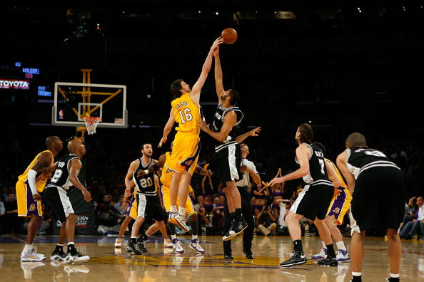 谁给了球迷“训话”的权力？（球迷“训话”之权从何而来？）