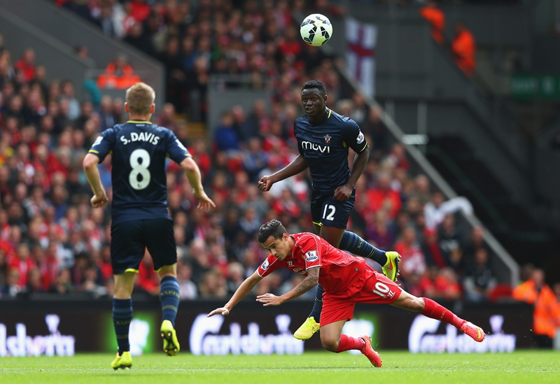 有争议，鲁本-内维斯、马赫雷斯等对C罗的绝杀点球予以嘲讽（C罗绝杀点球引发争议，鲁本-内维斯、马赫雷斯等人公开嘲讽）