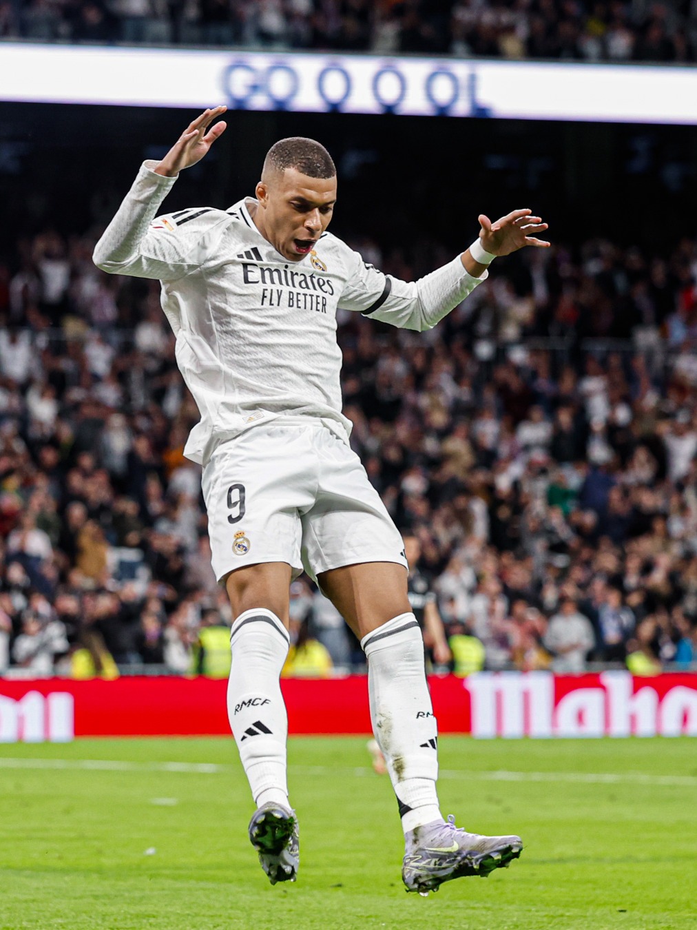 皇马战塞尔塔大名单：姆巴佩领衔，霍安-马丁内斯在列（皇马出征塞尔塔名单公布：姆巴佩压阵，霍安-马丁内斯入选）