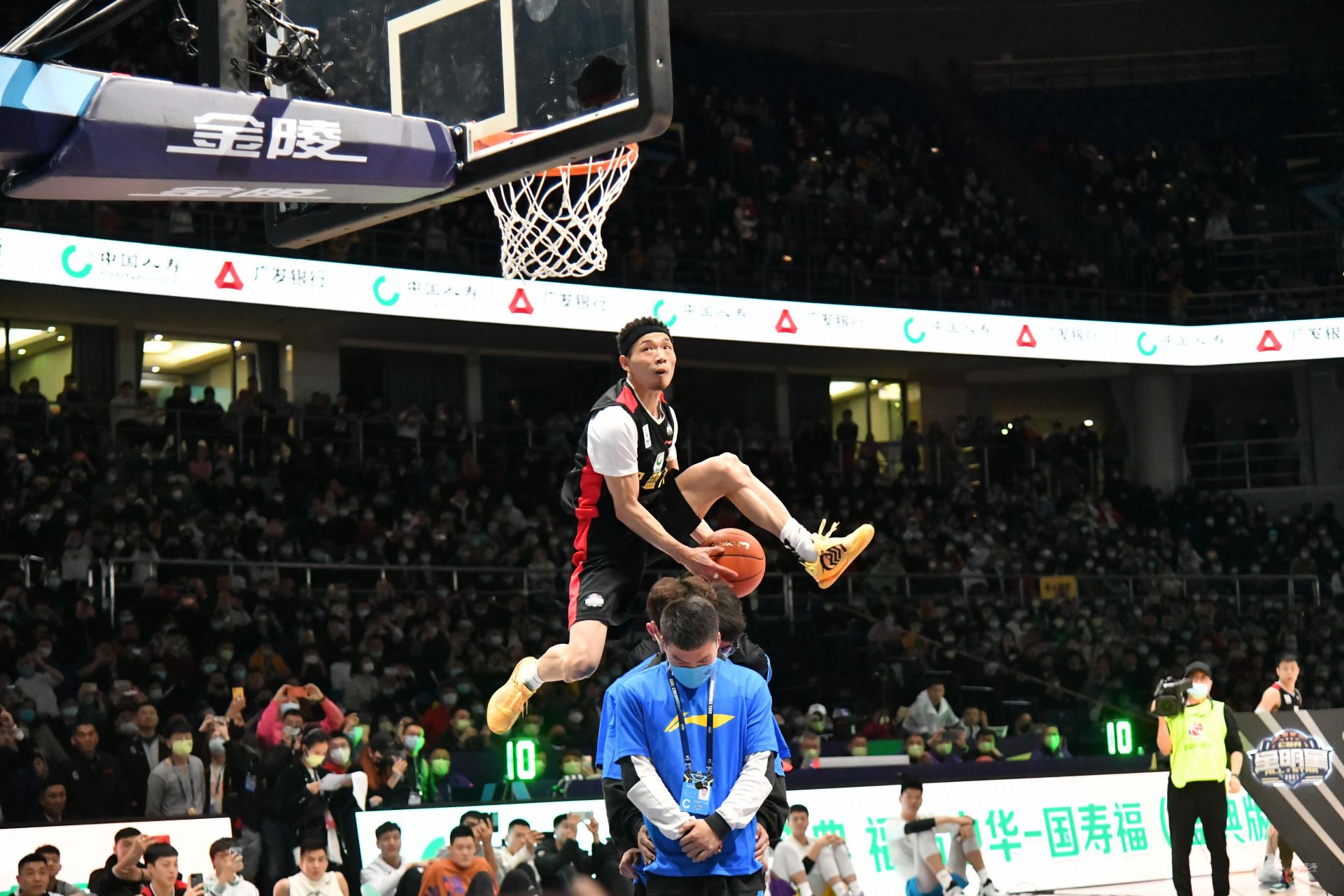 向一个新高 向一个新高